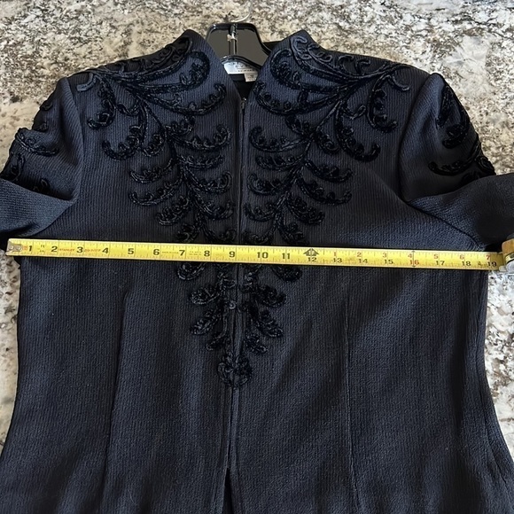 St. John Evening - Black embellished Jacket. GORGEOUS! Like NEW! Size 10 - Picture 9 of 10